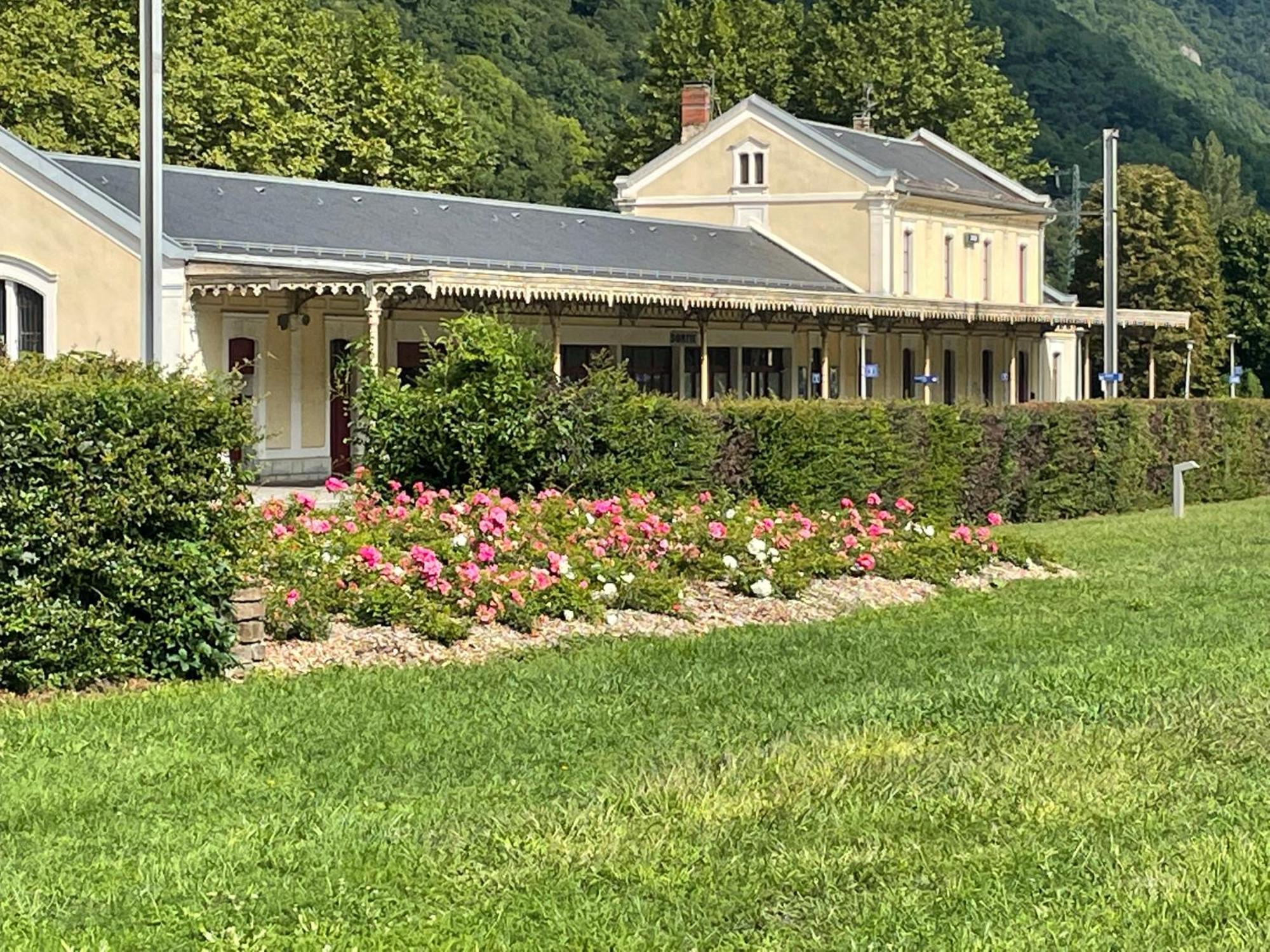 Апартаменти Palais D'Etigny Bagneres-de-Luchon Екстер'єр фото